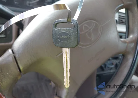 1998 Toyota Camry Ce/Le/Xle z USA, uszkodzony, nr VIN 4T1BG22K2WU347700